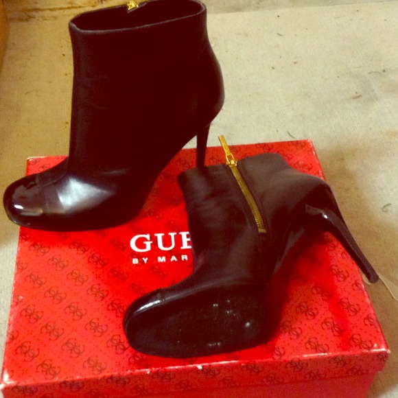 ON HOLD**Black leather ankle boots