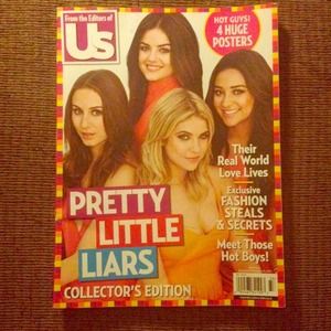 ❌ON HOLD❌ Pretty Little Liars Collectors Edition
