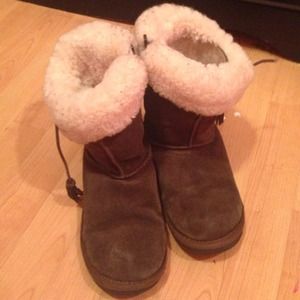 UGGs 👇read description 👇