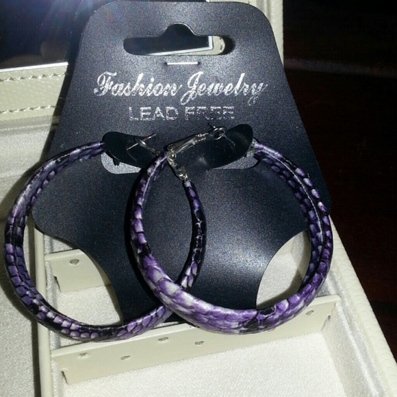 Bracelets - Picture 3 of 3