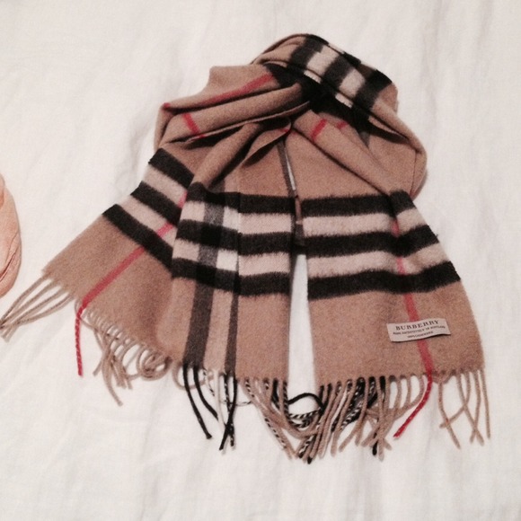 Burberry scarf HOLD