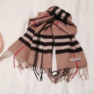 Burberry scarf HOLD