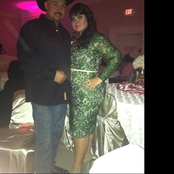 Lace dress forest green color - Picture 3 of 4