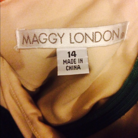 Lace dress forest green color - Picture 4 of 4