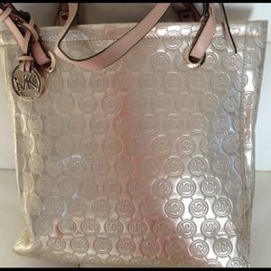 Gold purse and bracelet