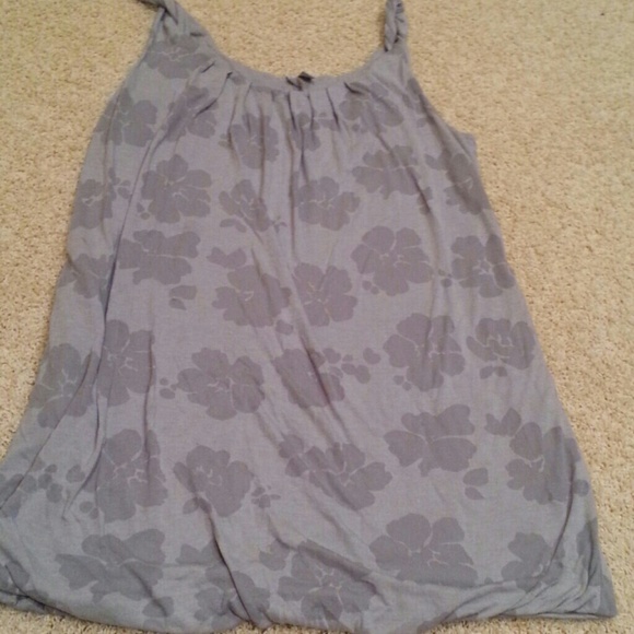 *Sold* Grey Flower Old Navy Top