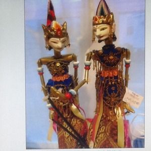 Wooden puppets (imported)