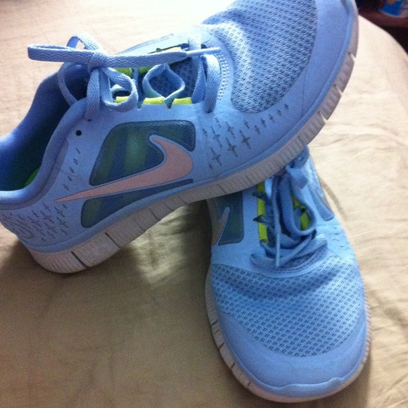 Blue nike free run shoes