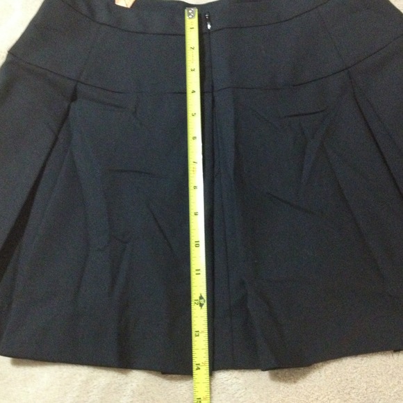 💢SOLD💢 BCBG MAXAZRIA SKIRT - Picture 4 of 4