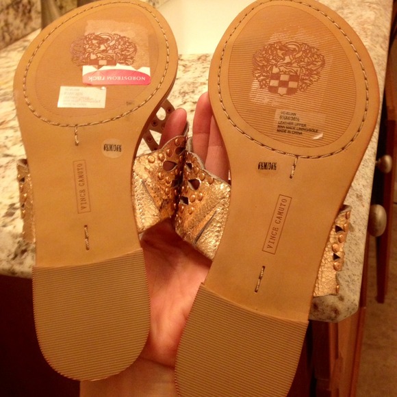 Vince Camuto Elian Pink Sandal - Picture 4 of 4