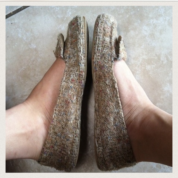๐๐SOLD!๐๐ warm flats - Picture 2 of 3