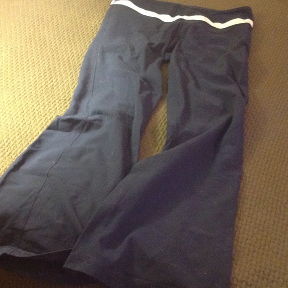 ☀️sold in bundle☀️Lululemon Grove Pants