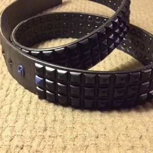 ☀️sold in bundle☀️Burton studded belt