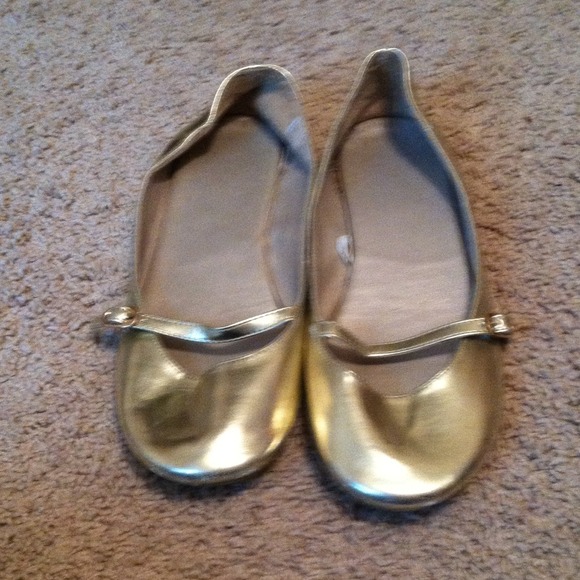 ☀️REDUCED☀️Gold Mary Jane flats