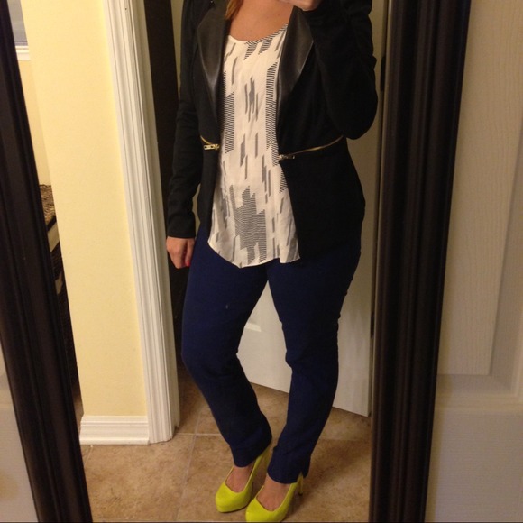 Aztec top - Picture 3 of 3