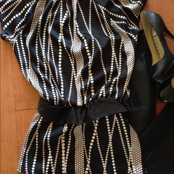 Patterned top - Picture 3 of 4