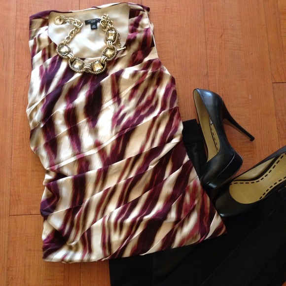 Patterned top - Picture 2 of 4