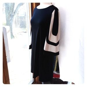 Black white modern long sleeved dress