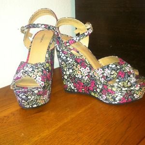 Super Girly Floral Print Platforms