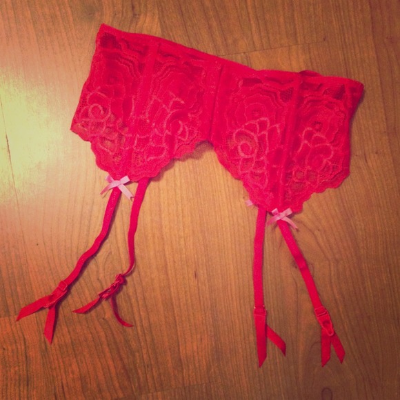 Betsey Johnson ❤️red lace pink bows guarder  belt.