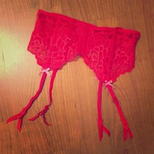 Betsey Johnson ❤️red lace pink bows guarder  belt.