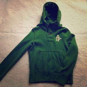 Abercrombie NWOT green sweater