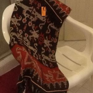 Woven wall decor or table cloth (imported)