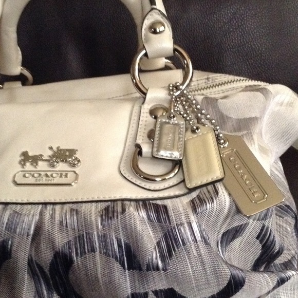 SOLD!!! Coach handbag - Picture 2 of 4