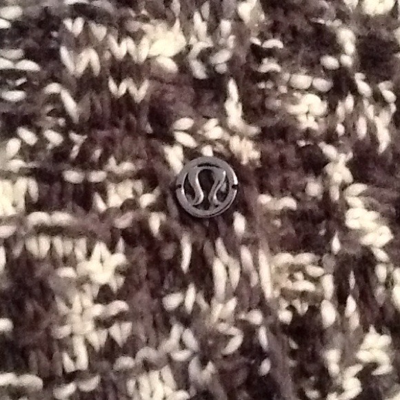 Lululemon hickey hider