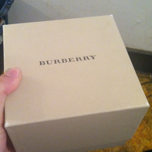 Burberry watch box