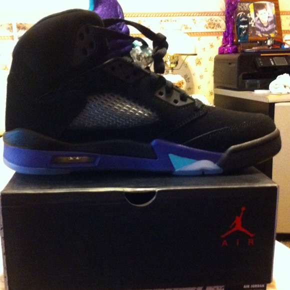 AUTHENTIC Black Grape 5's Size 10.5 PRICE DROP 💰