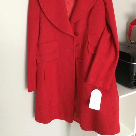 Jessica Simpson red winter coat for christmas - Picture 3 of 4