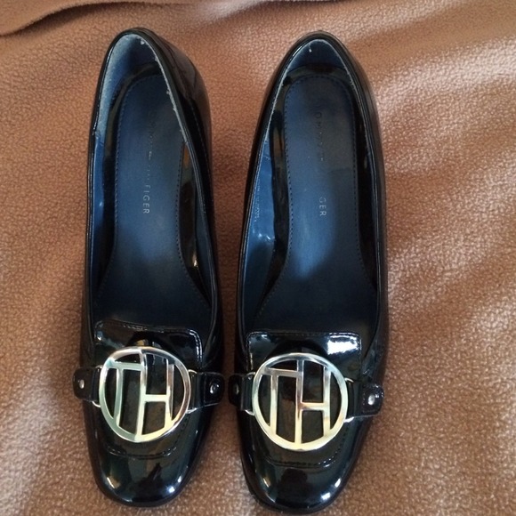 Patent leather heels with silver embellishment