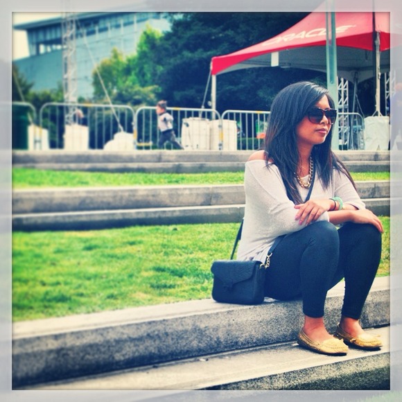 Meet your Seller/Buyer!! 😄 - Picture 2 of 3