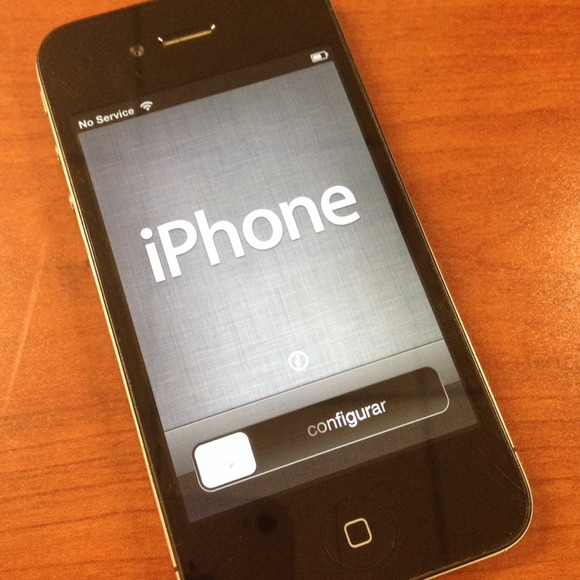 iPhone 4 - AT&T Good Condition, ready to go!