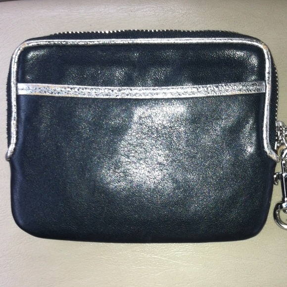 ****SOLD**** Coach Wristlet/ Wallet - Picture 2 of 3