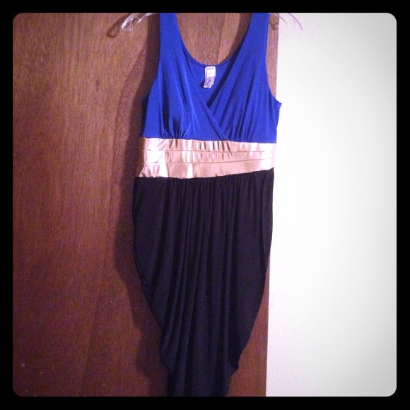 Asymmetrical short ruffled party dress - Picture 1 of 2
