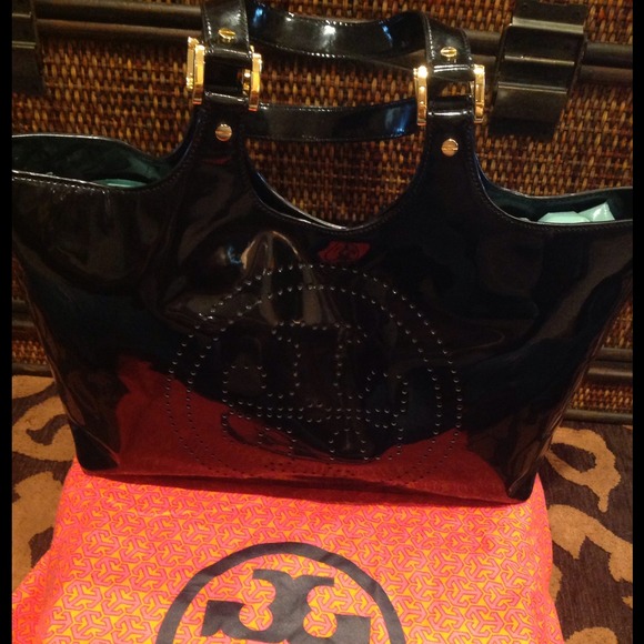 Tory Burch Authentic perforated T Bag.