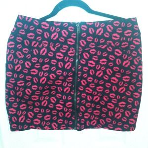 H&M 'Pucker Up' Skirt