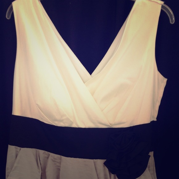 PRICE ✂️NWOT BEIGE, GRAY & BLACK COCKTAIL DRESS🔔