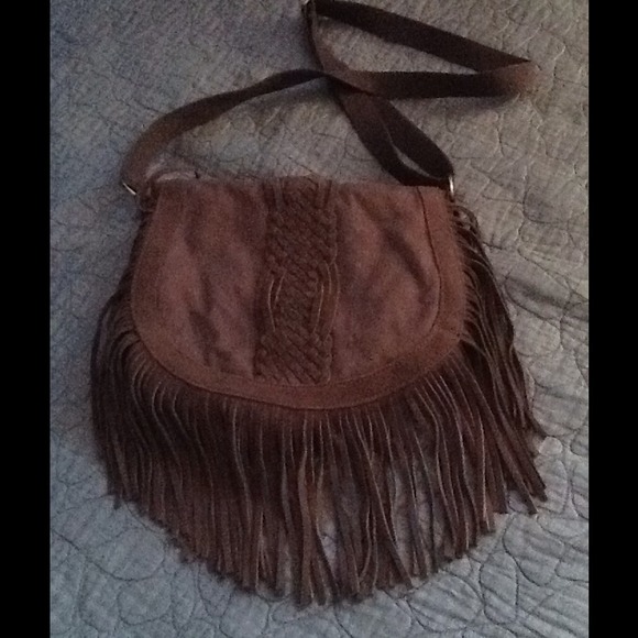 American Eagle Outfitters Handbags - 🎉PM EDITORS PICK 🎉Brown Fringe Crossbody