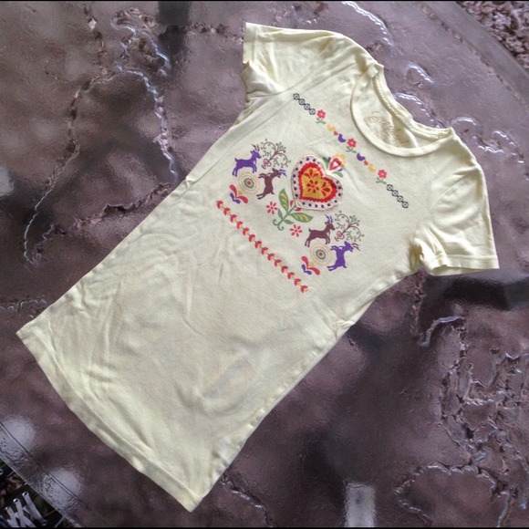 Yellow Scrapbook brand T-Shirt size Small