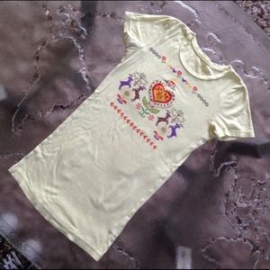 Yellow Scrapbook brand T-Shirt size Small