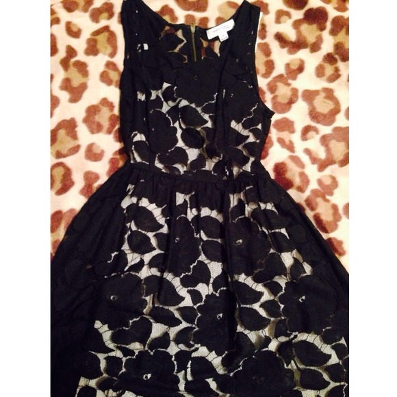 🔏SOLD🔏 Black laced skater dress 💕
