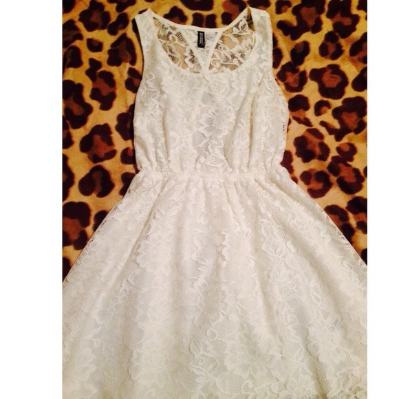 🔏SOLD🔏 Open back laced white skater dress