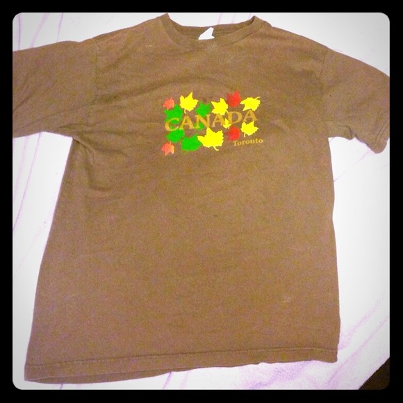 vintage Canadian tourist shirt