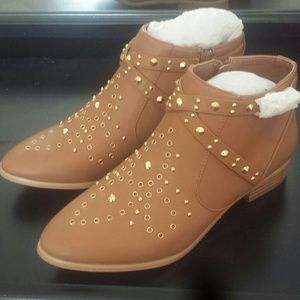 SOLD! SALE!! Shoedazzle dione boot