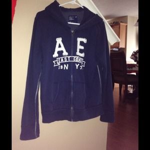 American Eagle zip up