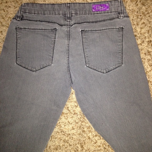 SOLD IN A BUNDLE 💥 - Picture 2 of 3