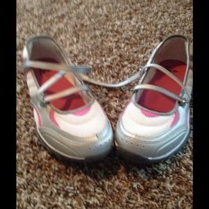 Athletech pink and white shoes